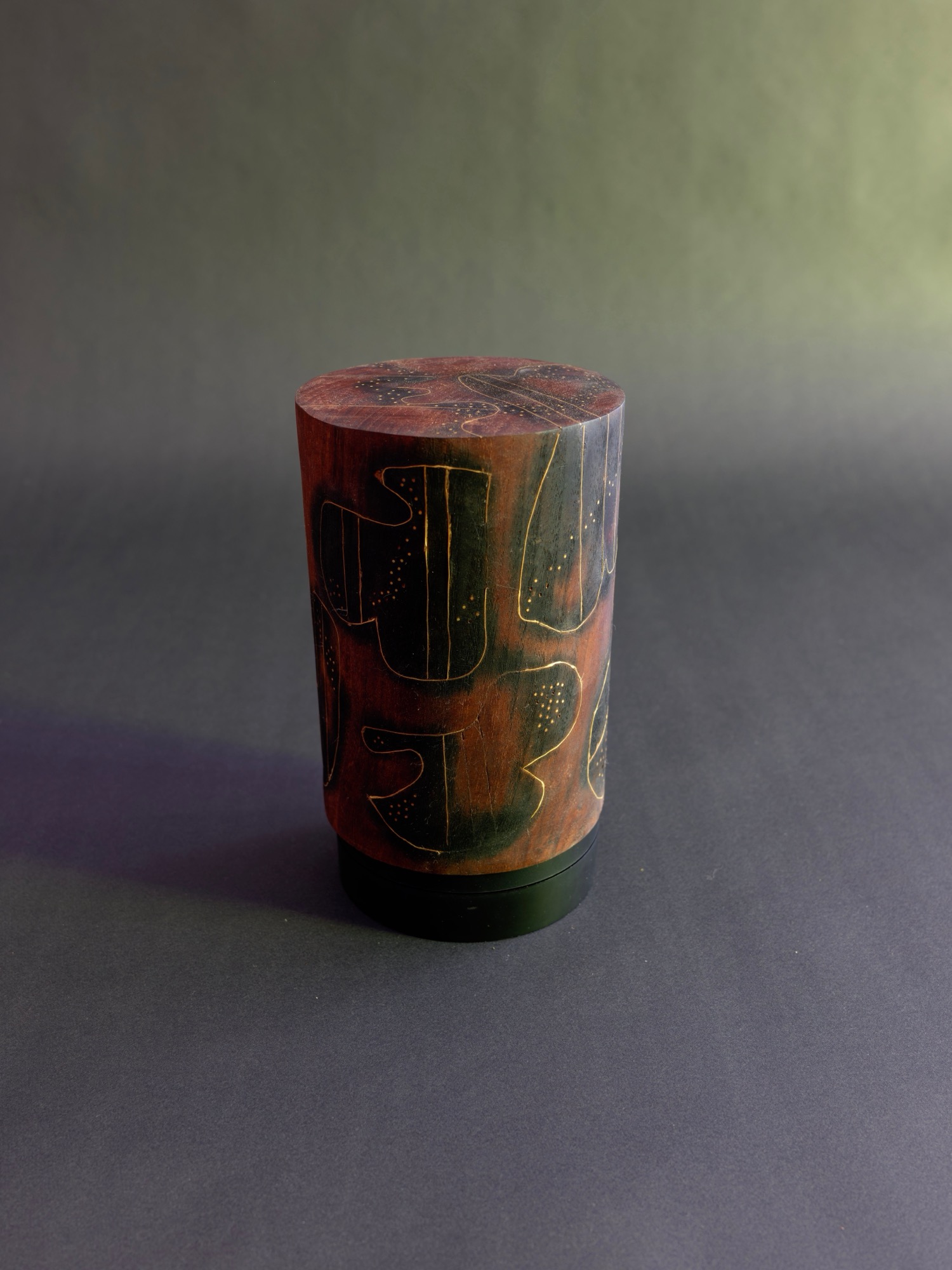 Dream — second three-quarter view, the darker face of the cylinder